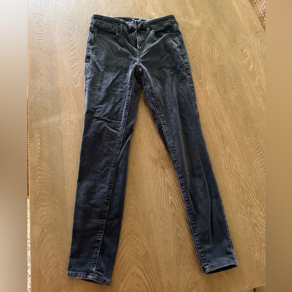 America Eagle cordroy pants